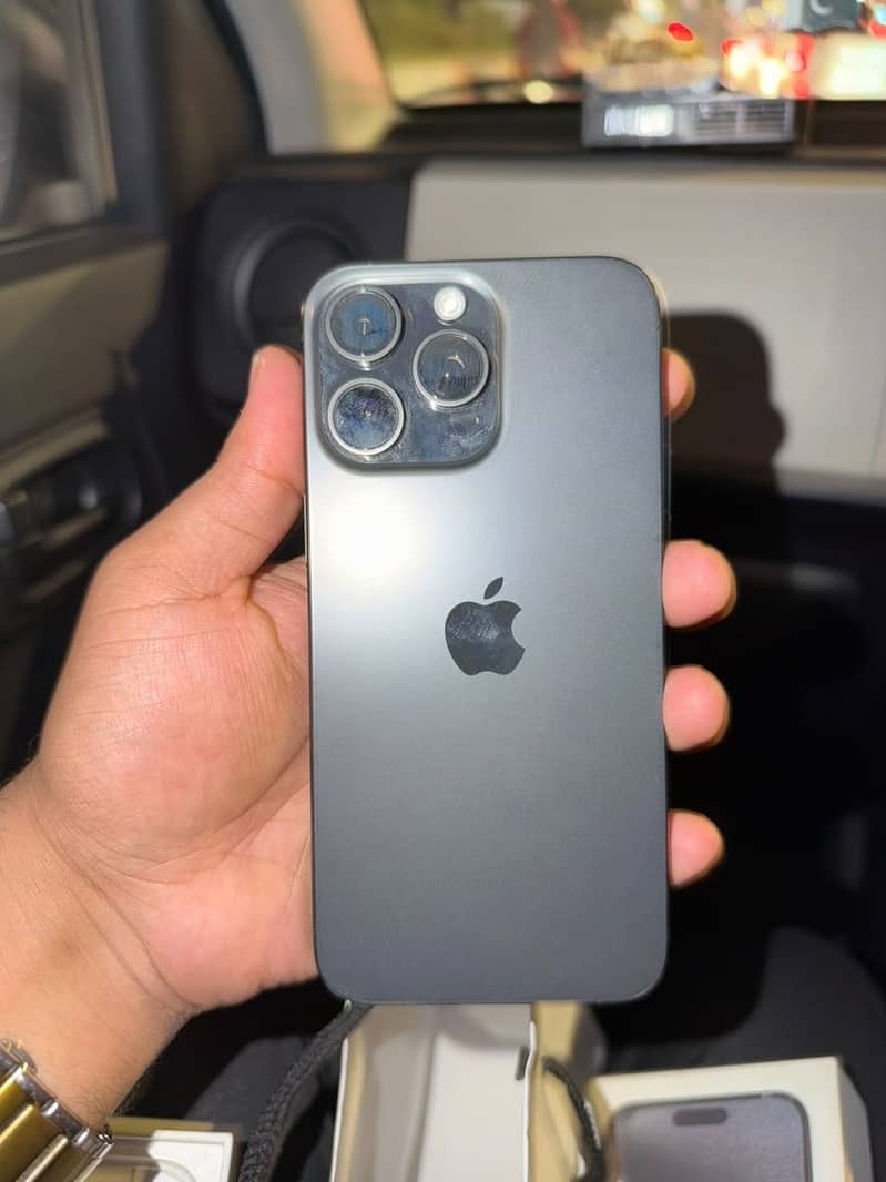 Apple iPhone 15 Pro Max 1