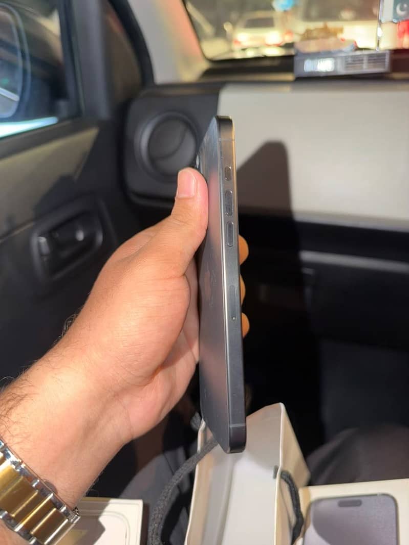 Apple iPhone 15 Pro Max 7