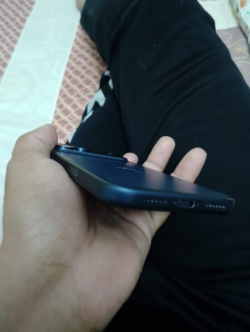 Apple iPhone 17 Pro Max 2