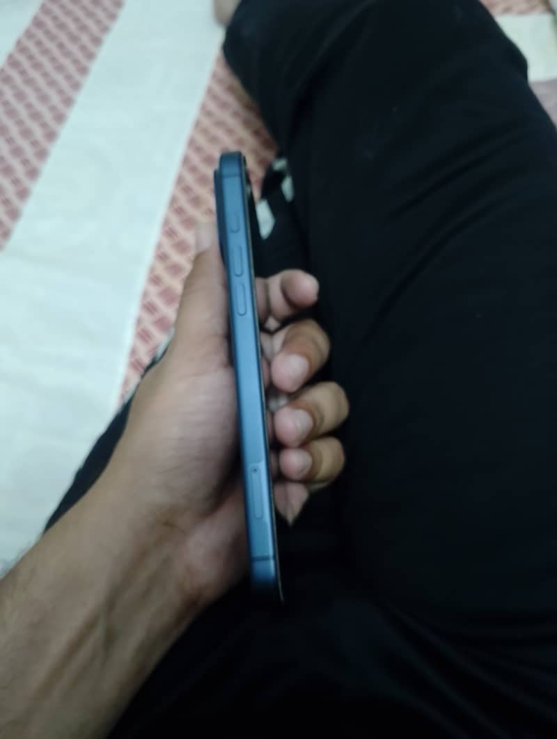 Apple iPhone 17 Pro Max 5