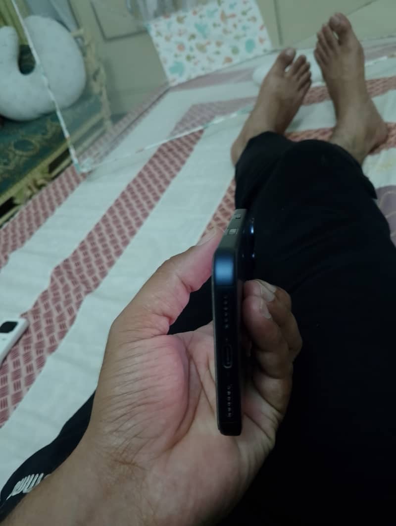 Apple iPhone 17 Pro Max 6