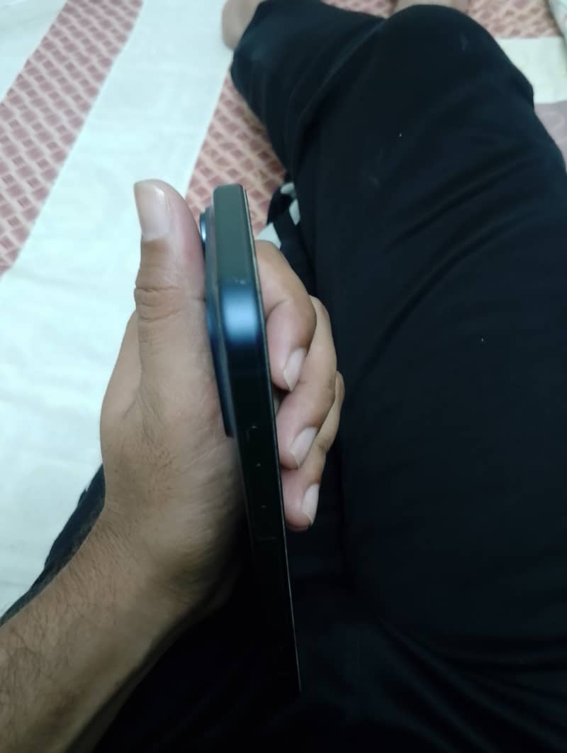 Apple iPhone 17 Pro Max 8