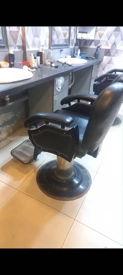 salon chairs good condition urgent sale