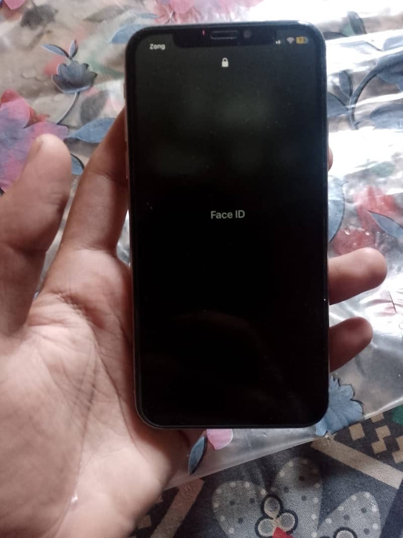 Apple iPhone X 4