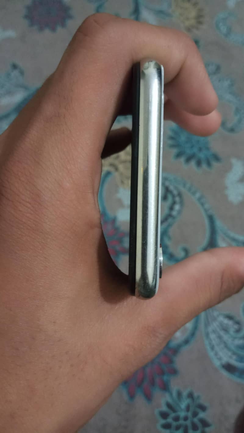 Apple iPhone X 3