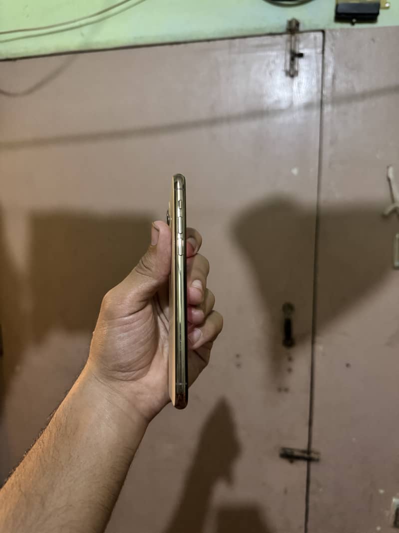 Apple iPhone 11 Pro 2