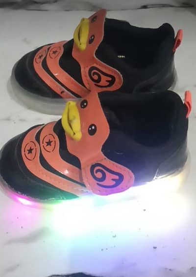 kids light shoes