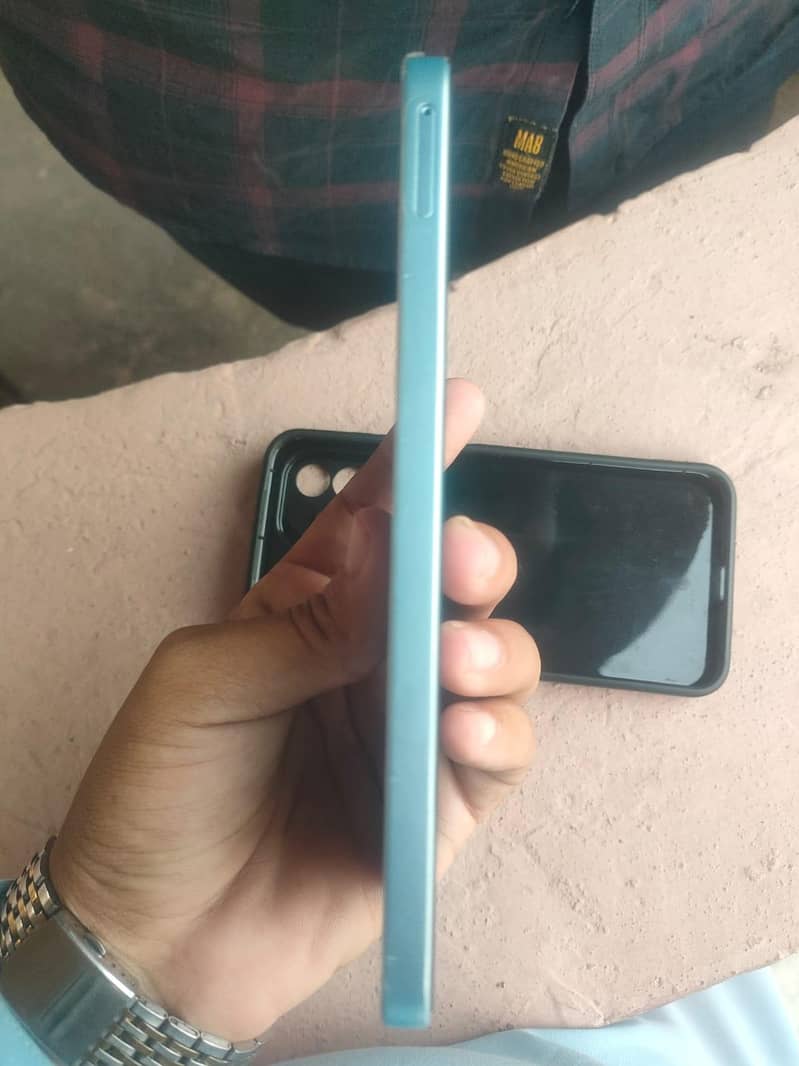 Samsung Mobile A17 1
