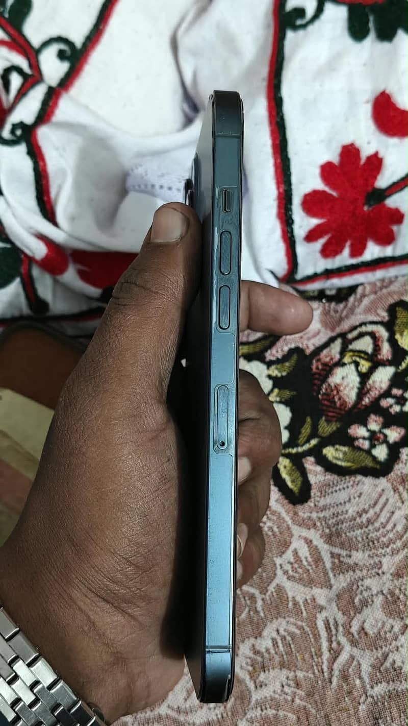 Apple iPhone 12 Pro Max 5