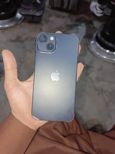 Apple iPhone 13