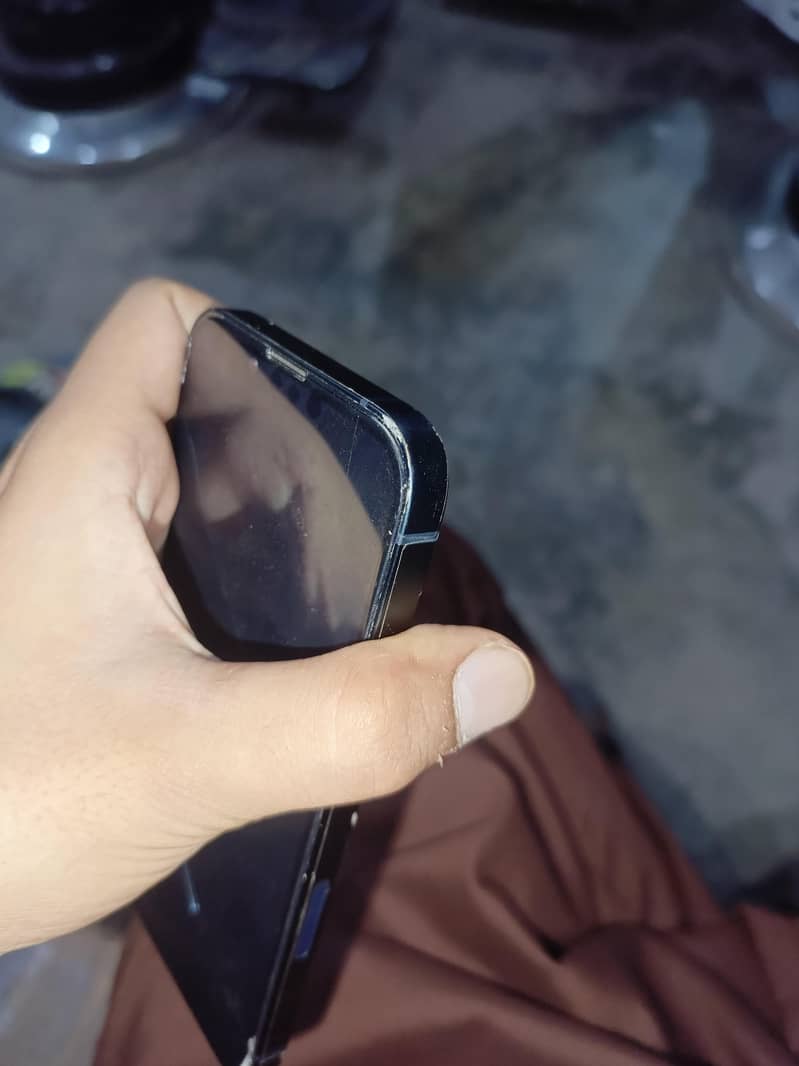 Apple iPhone 13 1