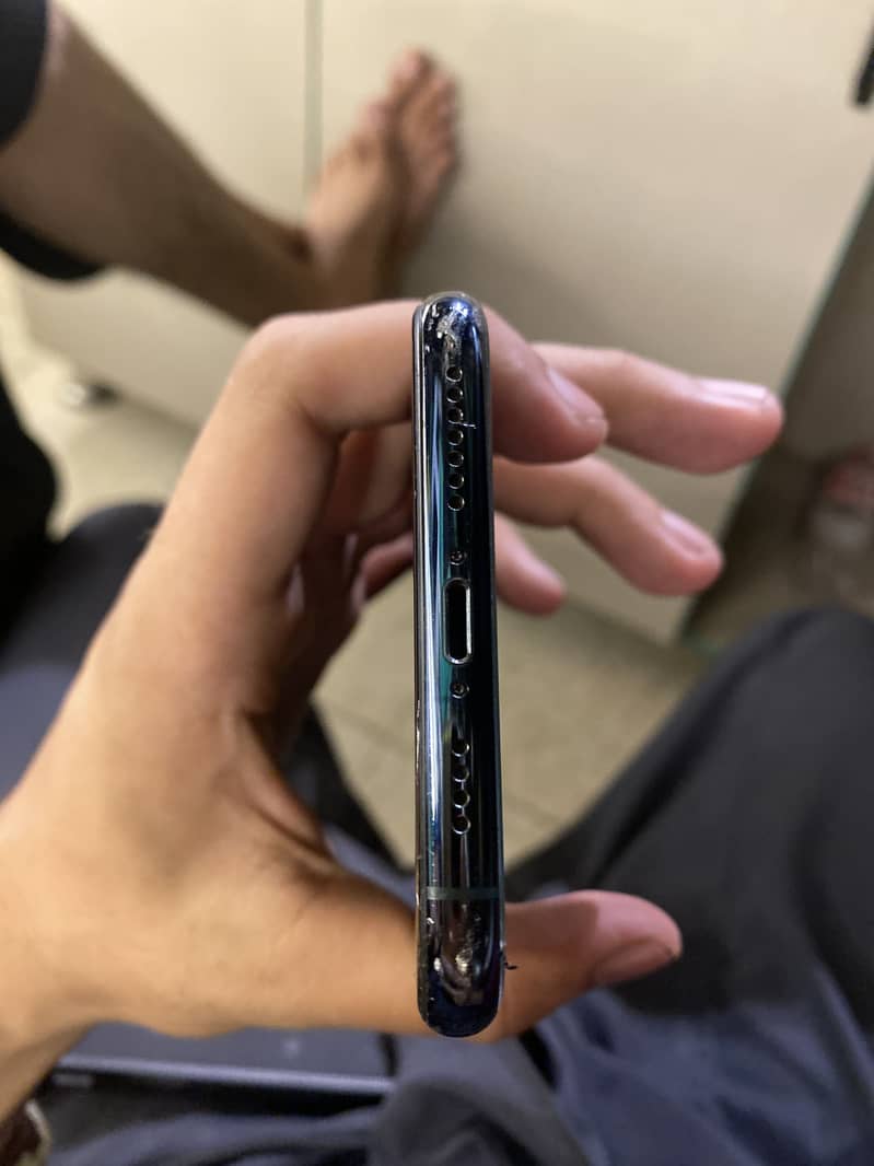 Apple iPhone 11 Pro Max 3