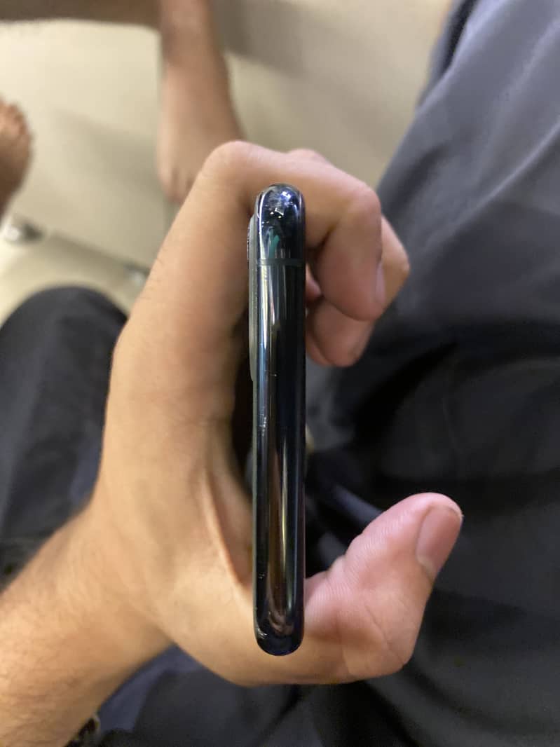 Apple iPhone 11 Pro Max 5