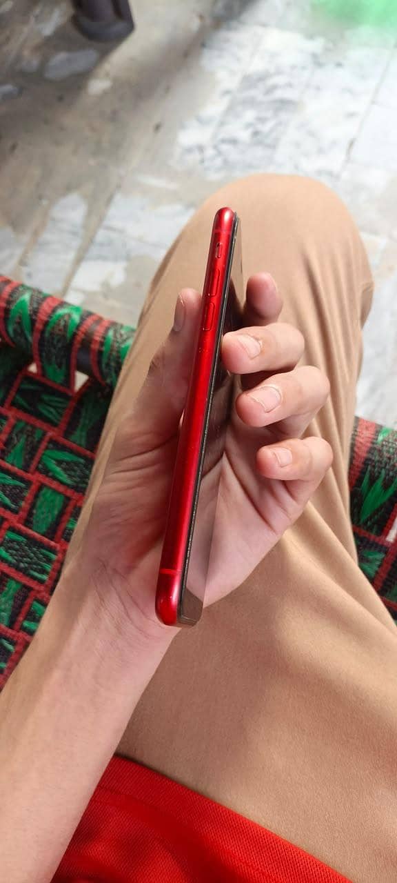 Apple iPhone 11 0