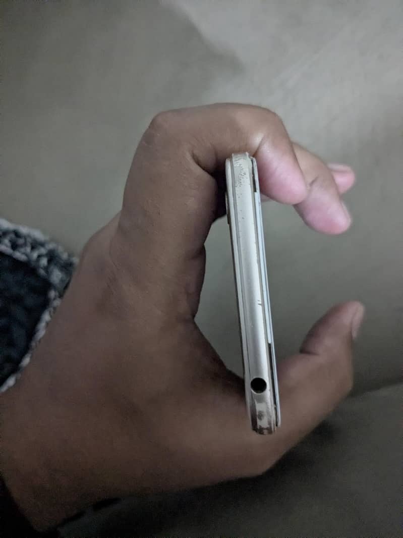 OPPO A37 5
