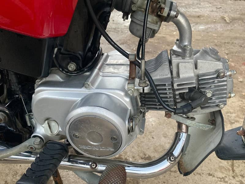 Honda CD 70 8