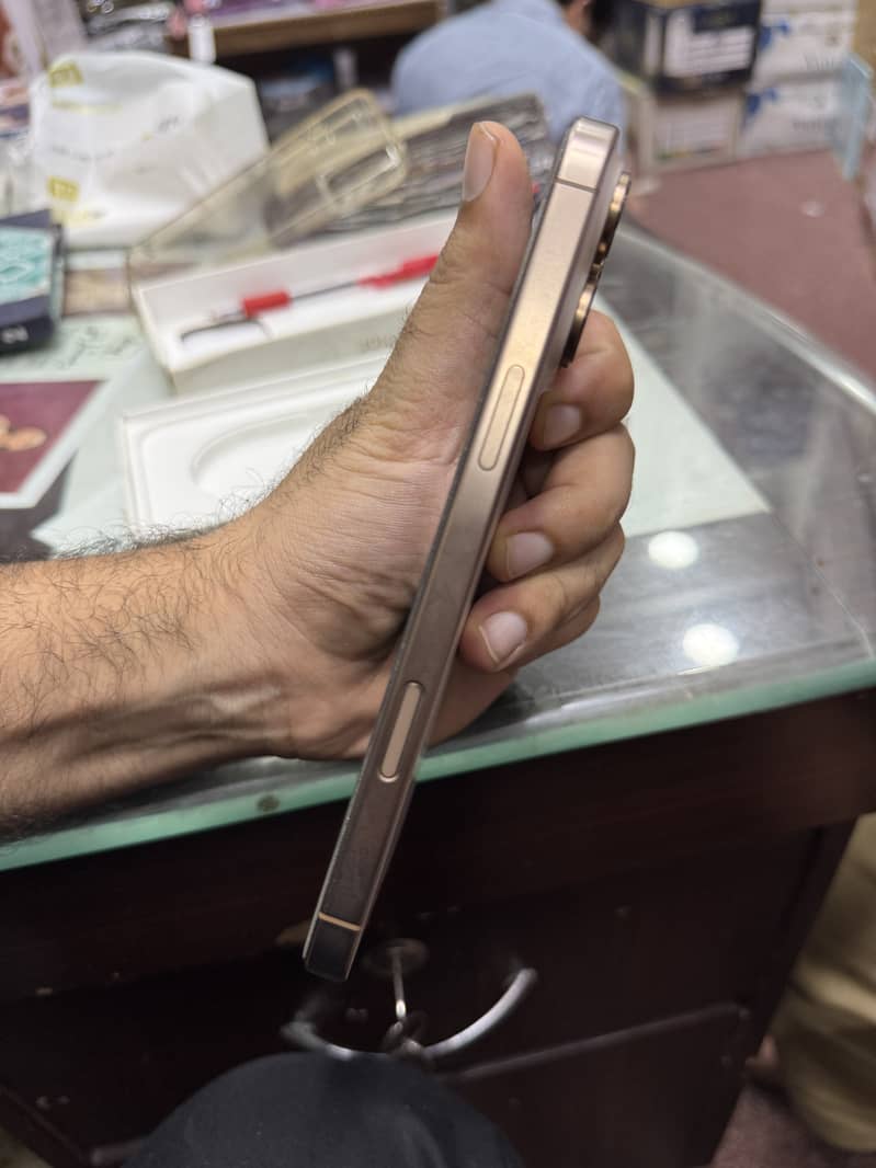 Apple iPhone 16 Pro Max Fu 2