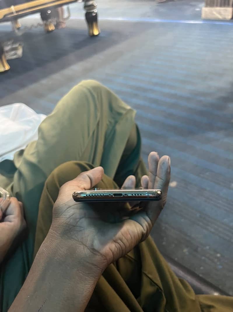 Apple iPhone XS Max 1