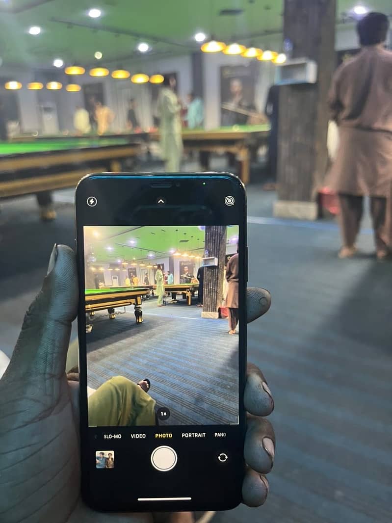 Apple iPhone XS Max 3