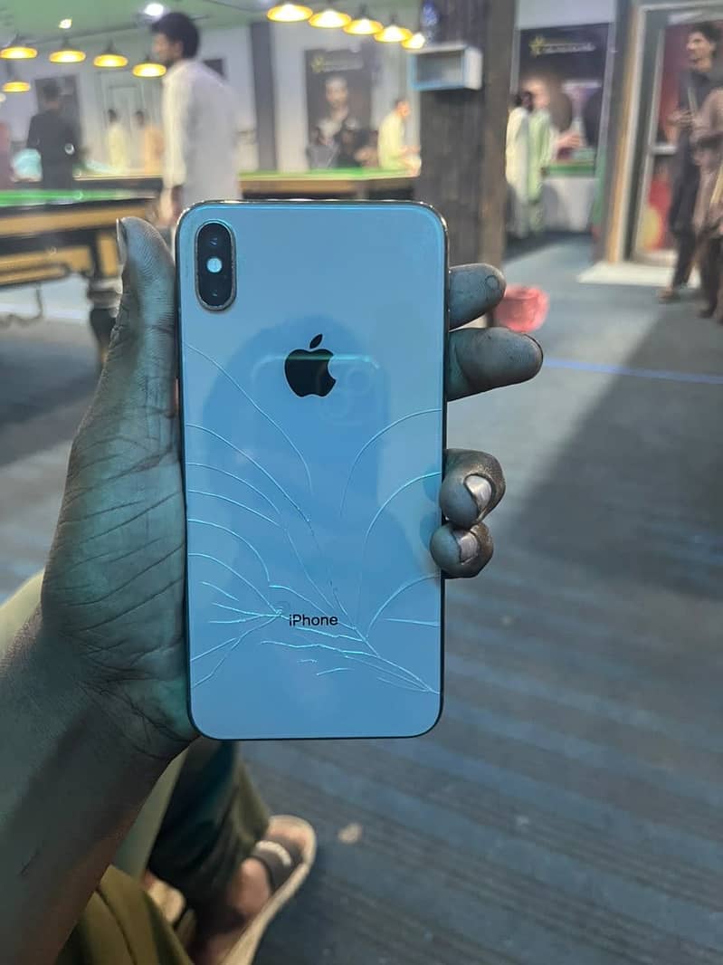 Apple iPhone XS Max 4