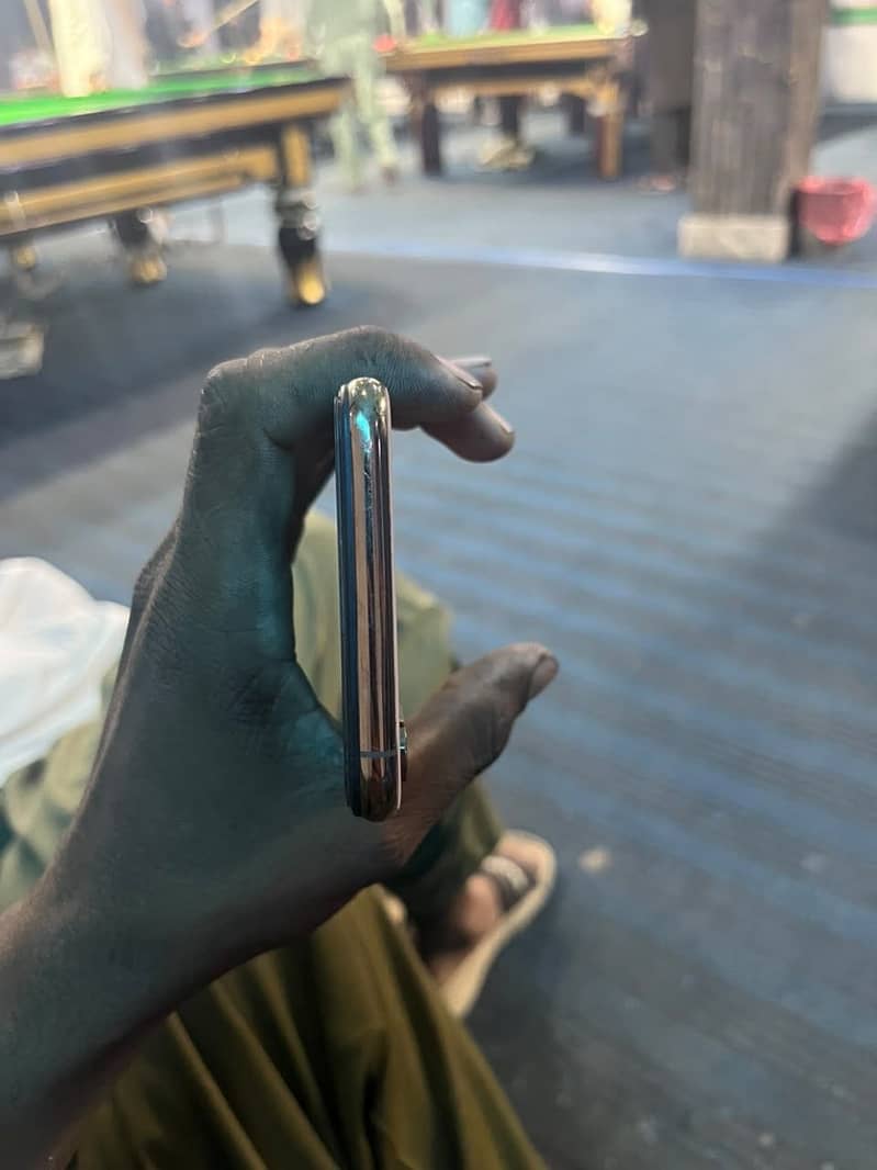 Apple iPhone XS Max 5