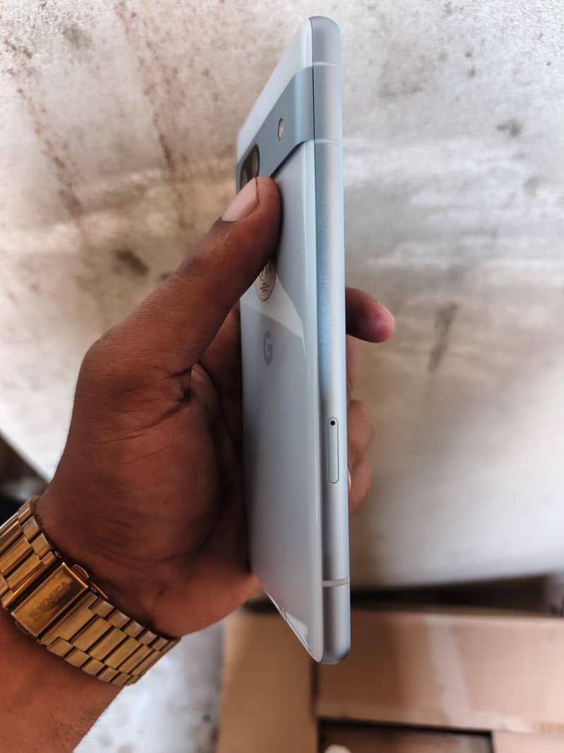 Google Pixel 7 4