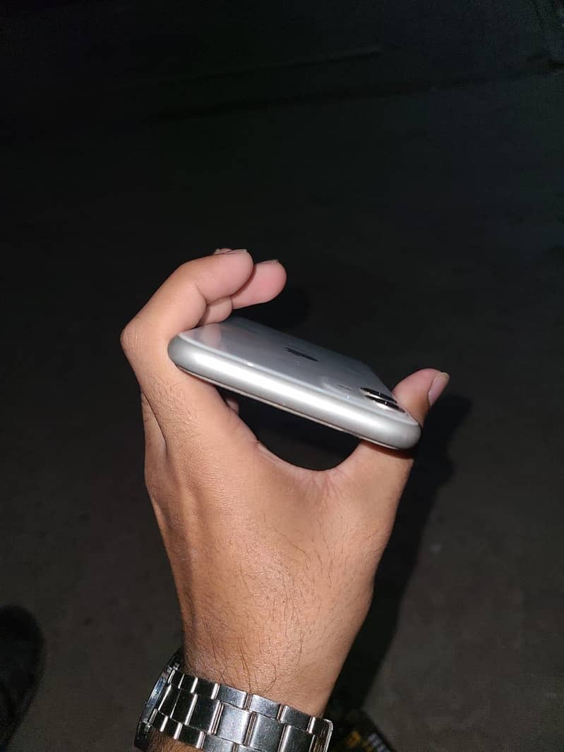 Apple iPhone 11 2