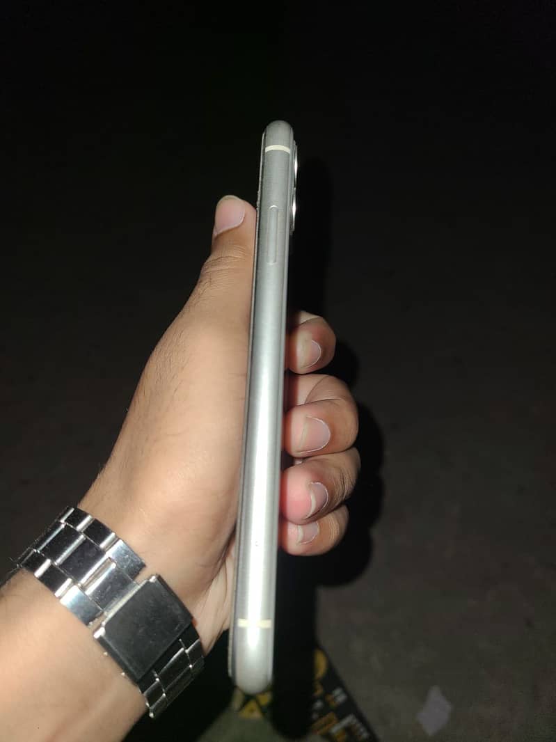Apple iPhone 11 5