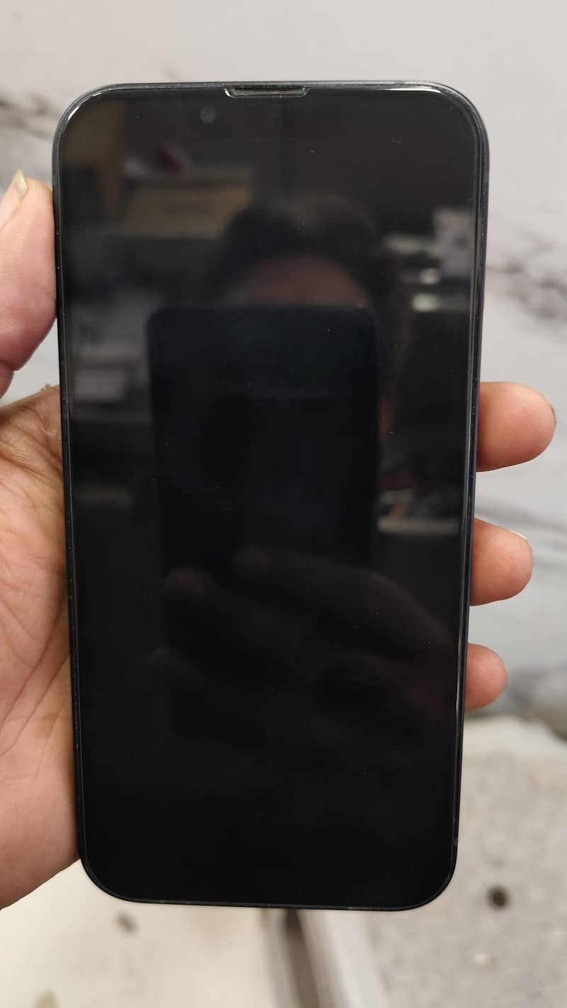 Apple iPhone 13 4