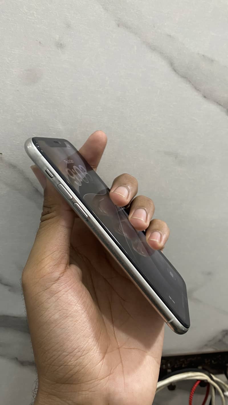 Apple iPhone 11 Pro 0