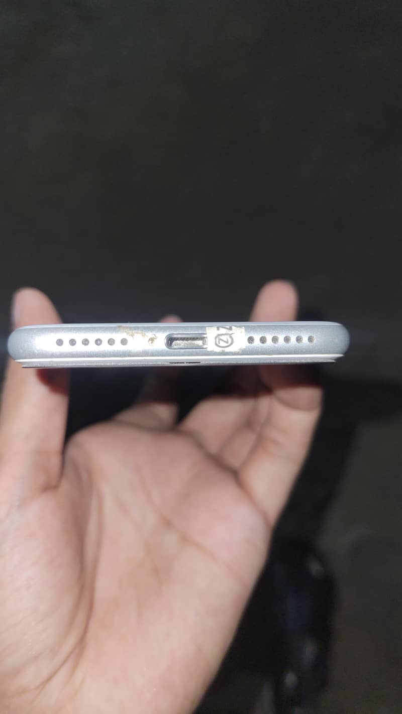 Apple iPhone 8 1