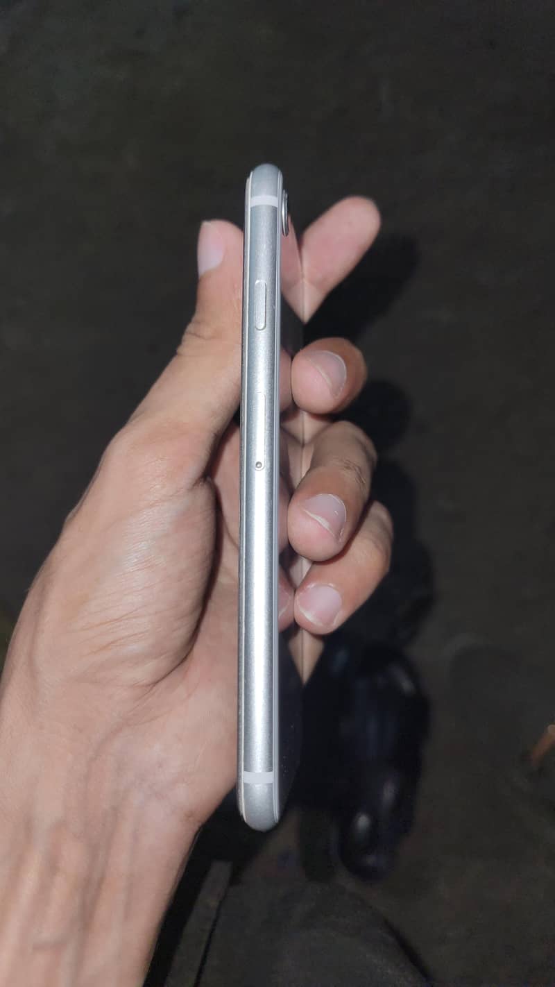 Apple iPhone 8 2