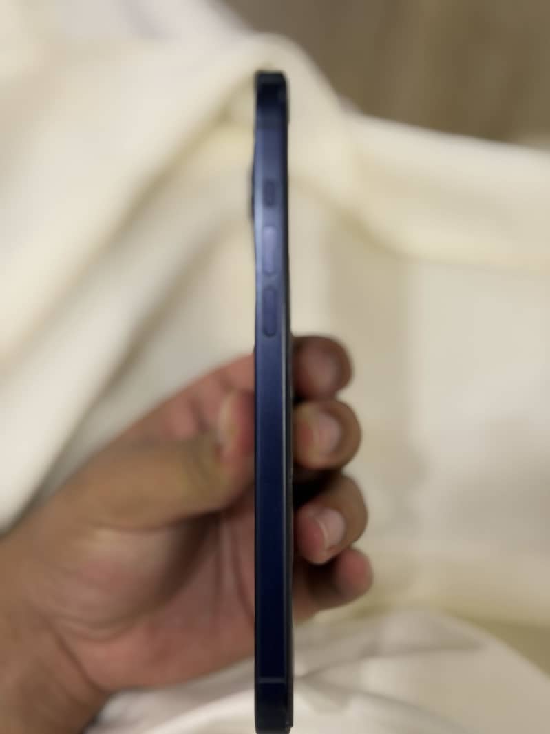 Apple iPhone 15 Pro Max 3