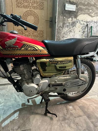 Honda 125 salf start Goldan Addison