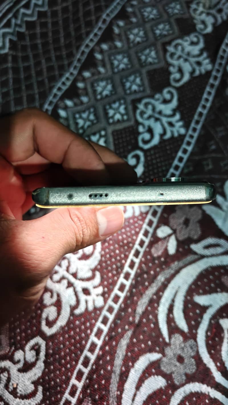 Tecno CAMON 40 Pro 4