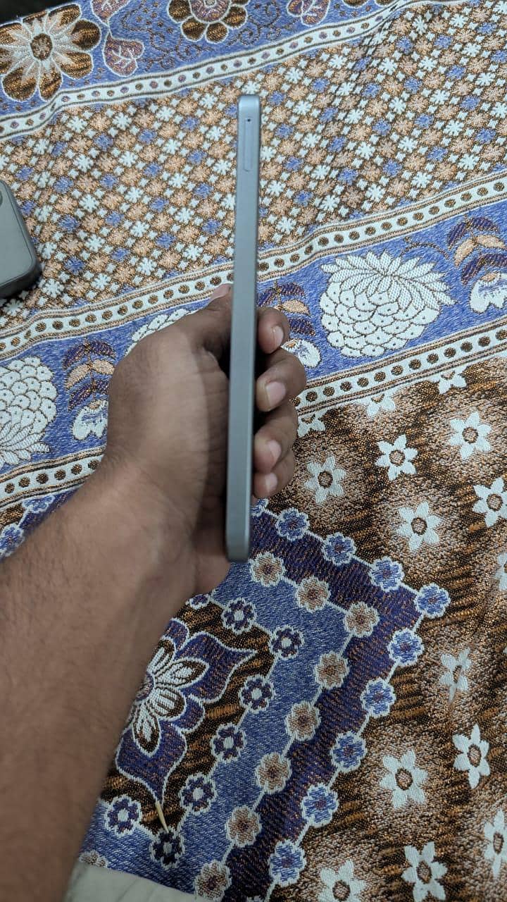 Samsung Mobile A17 1