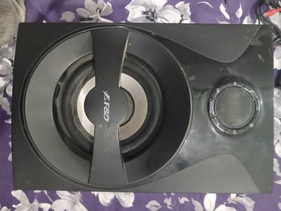 F8d speakers, Best for LCD TV, Condition 9/10 just needs to be cleaned