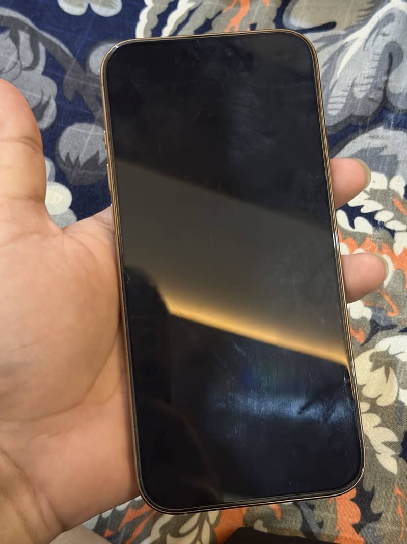 Apple iPhone 16 Pro Max 3