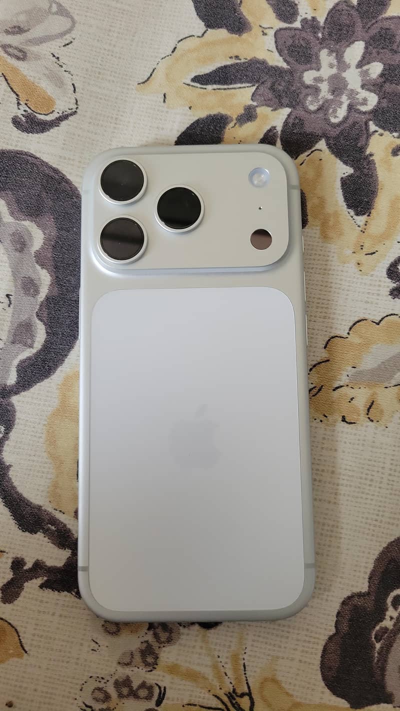 Apple iPhone 17 Pro jv 2