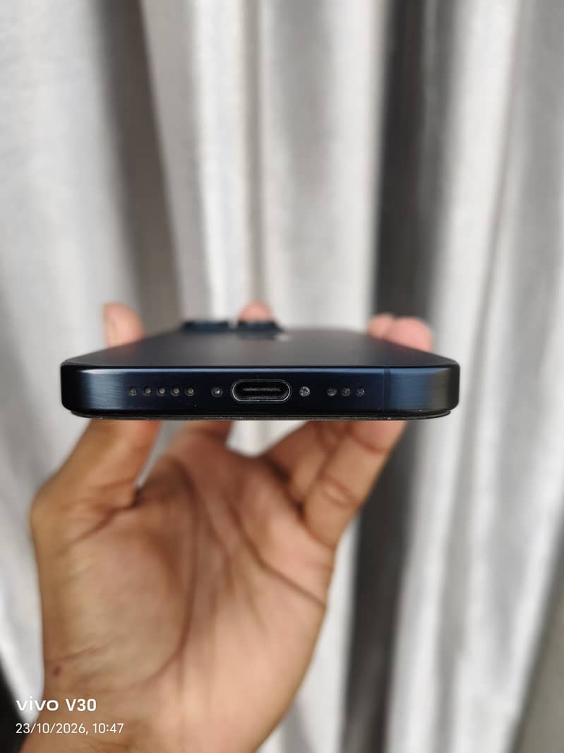 Apple iPhone 15 Pro 4