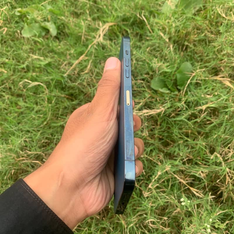 Apple iPhone 12 Pro Max 4