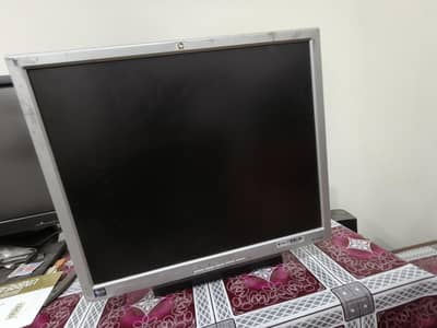 HP 19 inch LCD