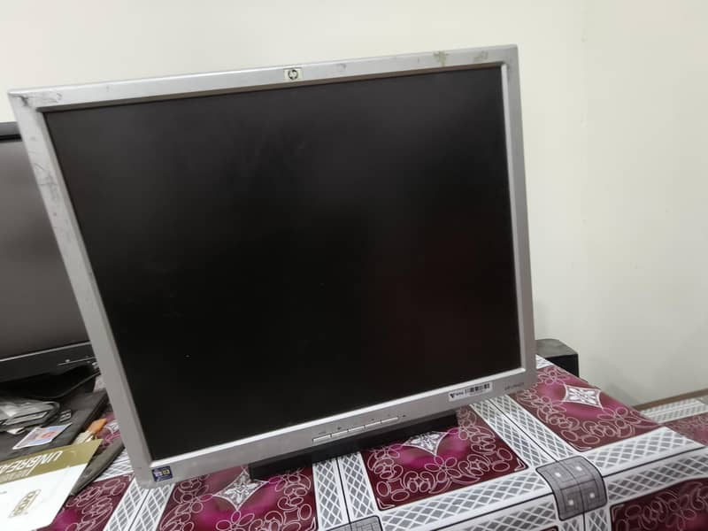 HP 19 inch LCD 0