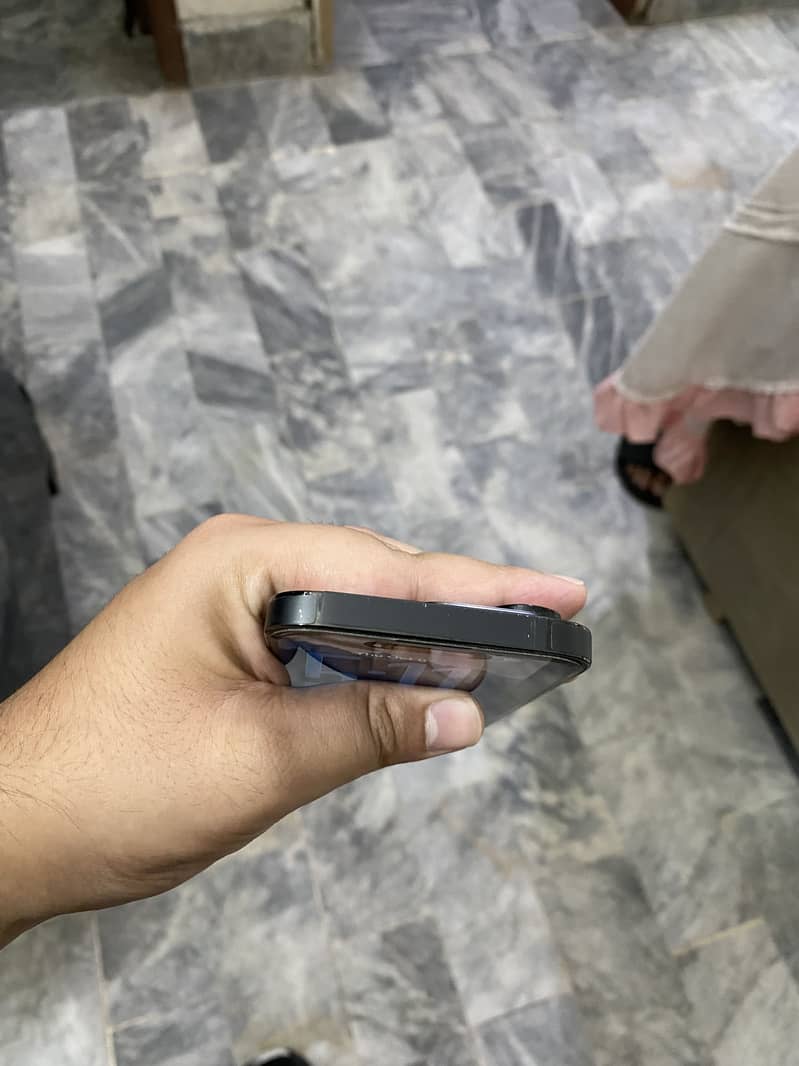 Apple iPhone 14 Pro 1