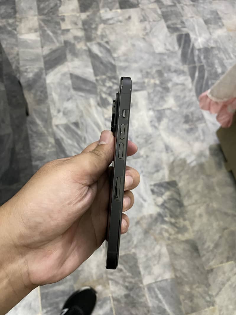 Apple iPhone 14 Pro 2