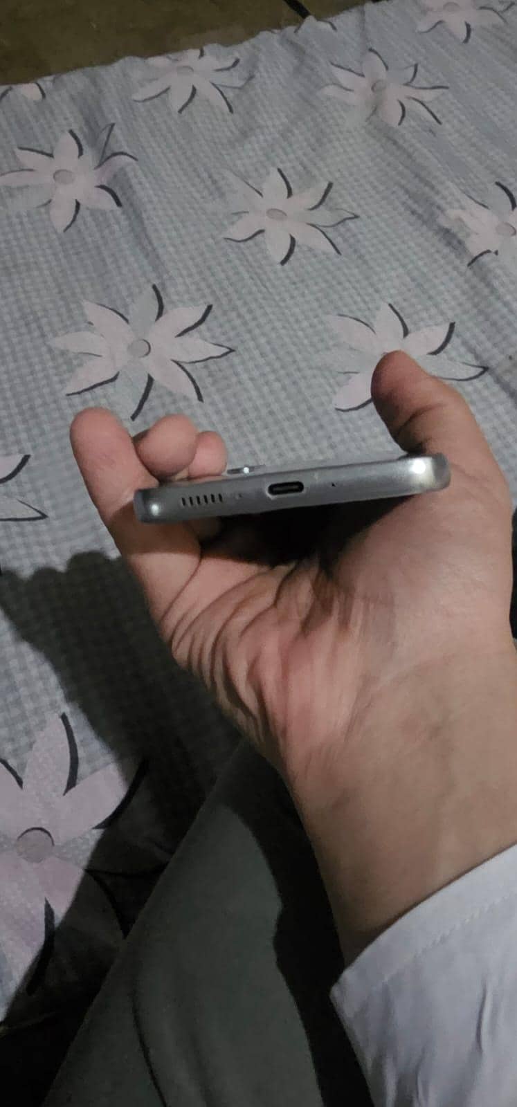 Samsung Mobile A34 1