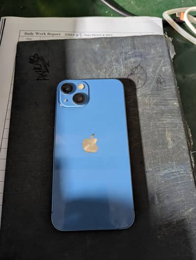 Apple iPhone 13