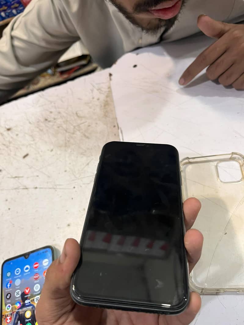 Apple iPhone 11 1