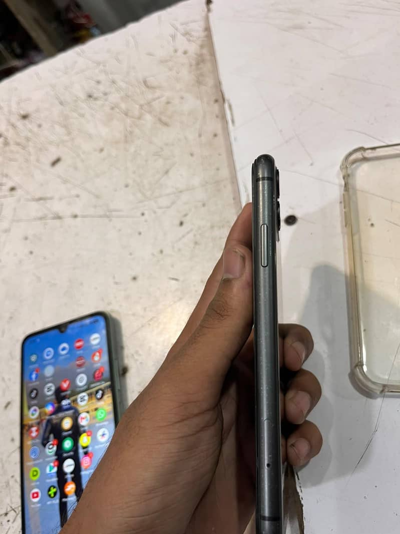 Apple iPhone 11 2
