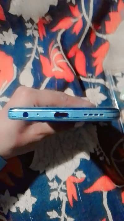 Vivo V21